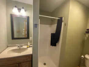 Great Quiet Location! Close to all the Attractions! - Image 2
