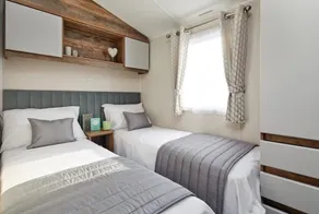 J&A's peaceful retreat on Tattershall lakes - Image 3