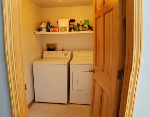 Spacious-Wooded Lot–Family/Pet Friendly-Short Walk to Eagle Harbor - Image 2