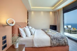Sparkling ocean views with heated pool - Image 3