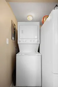 Longboat Village Getaway - Image 2