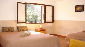 Ground floor Maison Rose 50 metres from the sandy beach - Image 4