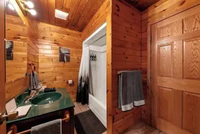 3-unit Adirondack Retreat + Lake Access - Image 3