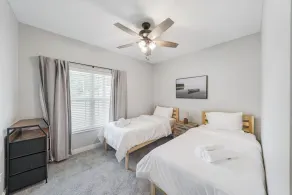 Charming 4-BR Retreat in the Heart of Clarksville - Image 4