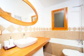 CORREFOC - Beautiful villa with private pool in quiet residential area. Free WiFi - Image 4