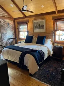 The Stables at Giddy Up Folsom English Cottage - Image 4