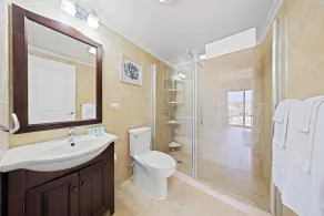 2BR Townhome w/ Balcony! *near Aruba beaches* - Image 5