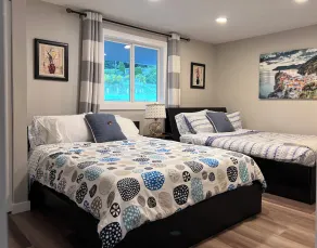 Union waterfront house with 2 king beds, kayaks, Wifi, next to Alderbrook Resort - Image 5