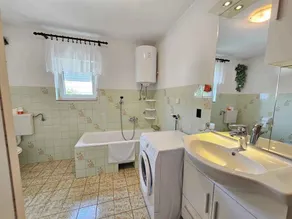 Holiday apartment for 6 people with terrace - Image 3