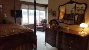 \"The Lake House at Bella Vista\"...... LAKEFRONT access to beautiful Loch Lomond! - Image 5