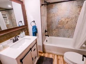 Fully Remodeled Cabin with breathtaking views - Image 4