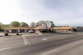 Holiday Motel - Image 3