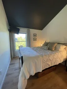 Stay at this comfortable loft at St. Albans Bay! - Image 4
