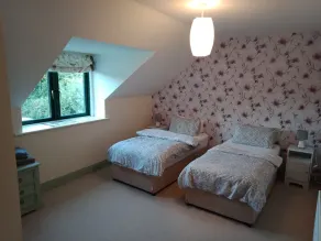 2 bed accommodation sleeps 4/5 - Image 5