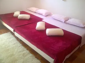 A2 Studio Apartment with 4 beds, heated, infinity swimming pool and Jacuzzi bath - Image 4