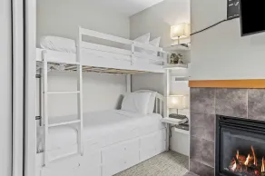 LG423 Canmore Family Home- Top Floor, A/C, Hot tub, Pool, Gym, Free parking - Image 3