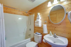 Cozy Columbia Cabin w/ Shared Lake Dock! - Image 4