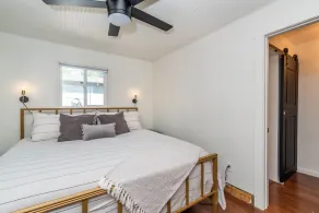 Charming cottage located in historic downtown Louisville.   - Image 4