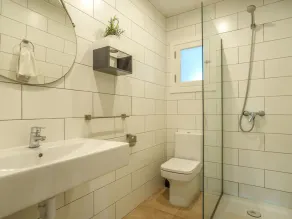 Hyggelig lejlighed for 4 gæster med WIFI, klimaanlæg, TV og terrasse - Image 2