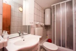 Apartments Eres Zuronja-One-Bedroom Apartment with Sea View 2 - Image 2