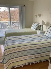 Adorable Beach house with lots of outdoor space and steps to Long Beach!  - Image 4