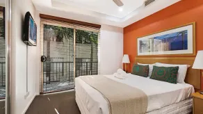 Luxury Riverfront Apartment - Image 3
