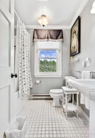 19th C. Waterfront Home in Blue Hill-Beautiful Gardens & Harbor views. Sleeps 8 - Image 2