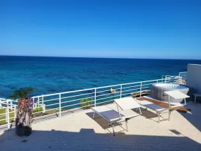 Cozy sea view rooms with private beach and jacuzzi - Image 4