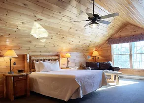 Luxurious Lake View Log Cabin with Firepit in the Poconos - Image 5