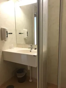 Eikum Hotel - Image 2