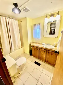 2 bedroom in Logan Ohio, Hocking Hills, Luxury Hot Tub, King Size Bed, Fire-pit - Image 5