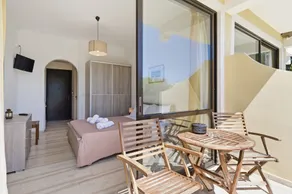 Studio Apartment 'Alexandra Studio 3' with Private Balcony & Wi-Fi - Image 4