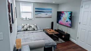 Elegant newly renovated smart apartment - Image 2