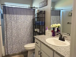 Beautiful and cozy home, perfect for long stay - Image 5
