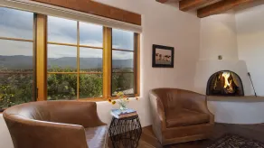Elegant 3 bedroom home with stunning views and 5 star reviews! - Image 2
