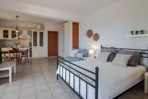 Studio avec jardin, piscine privée et terrasse - Image 4
