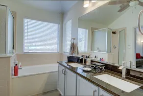 ONE STORY #Rental #Hospital #Nurses #Lackland #BMT  #SixFlags #JBSA #Riverwalk - Image 5