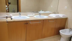 Cond Fechado, Piscina, Court de Ténis, Ginásio, Sauna e Banho Turco - Image 2