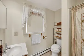 Charming Home Near Lake Winnipesaukee Beach Access 3 Bedroom Home - Image 5