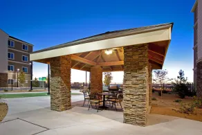 1 Bedroom | Free Breakfast + Outdoor Pool - Image 4