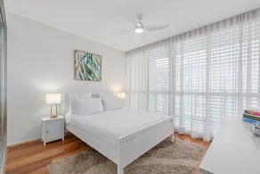 Central Redfern Home with Balcony Escape - Image 5