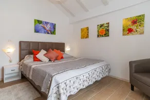 Apartment CLARA with 2 terraces with sea view 30m from the beach - Image 4