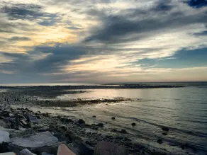Oceanfront Getaway With Spectacular Views - Image 4