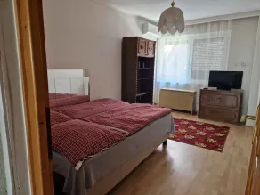 Holiday apartment with air conditioning, terrace, and large garden - Image 5