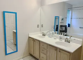 Geräumiges 3/4 Bett 3 Badehaus in S. Austin - Image 4