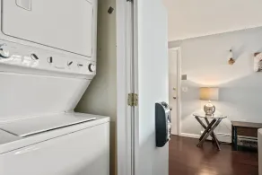 2BR Apt.  Sunny & Open with Balcony, car port, pool, bikes - Image 2