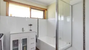 Poolside Getaway Dromana - Image 2