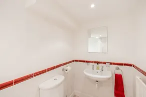 Harlow View, Harrogate - 2 bedroom apt. Dog Friendly. Free Parking. - Image 5
