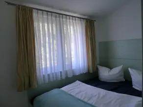 Vacation home FH25 - Bungalow for 4 pers. with 2 bedrooms on the grounds of the - Image 3