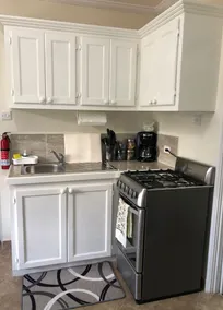 Cozy Apartment Rental Near Airport, Amenities and Bus Route - Image 3